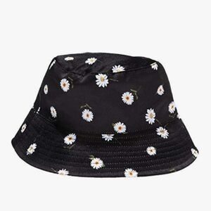 Alice & Olivia Reversible Bucket Hat (NWT)